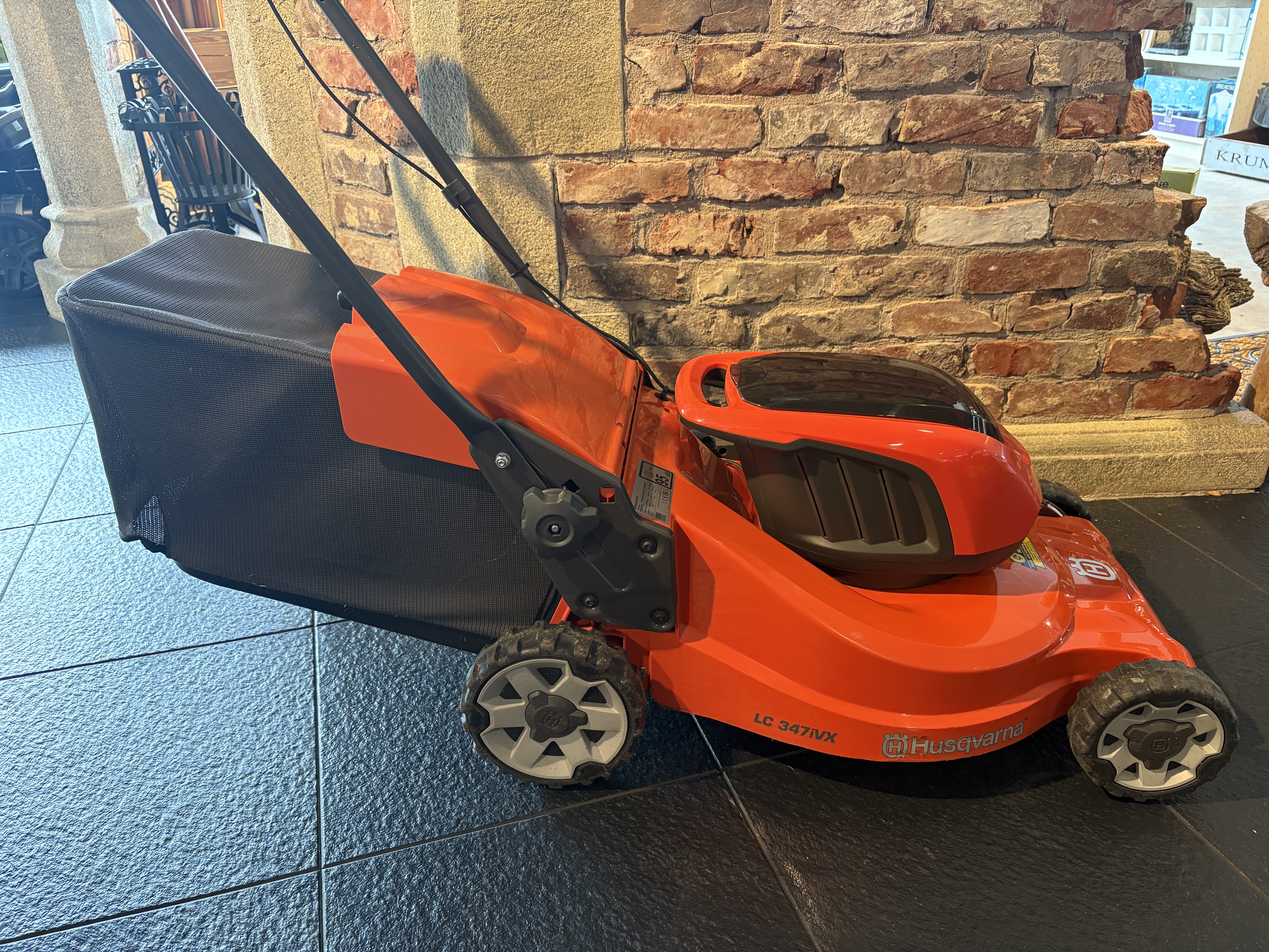 Husqvarna LC 347 iVX